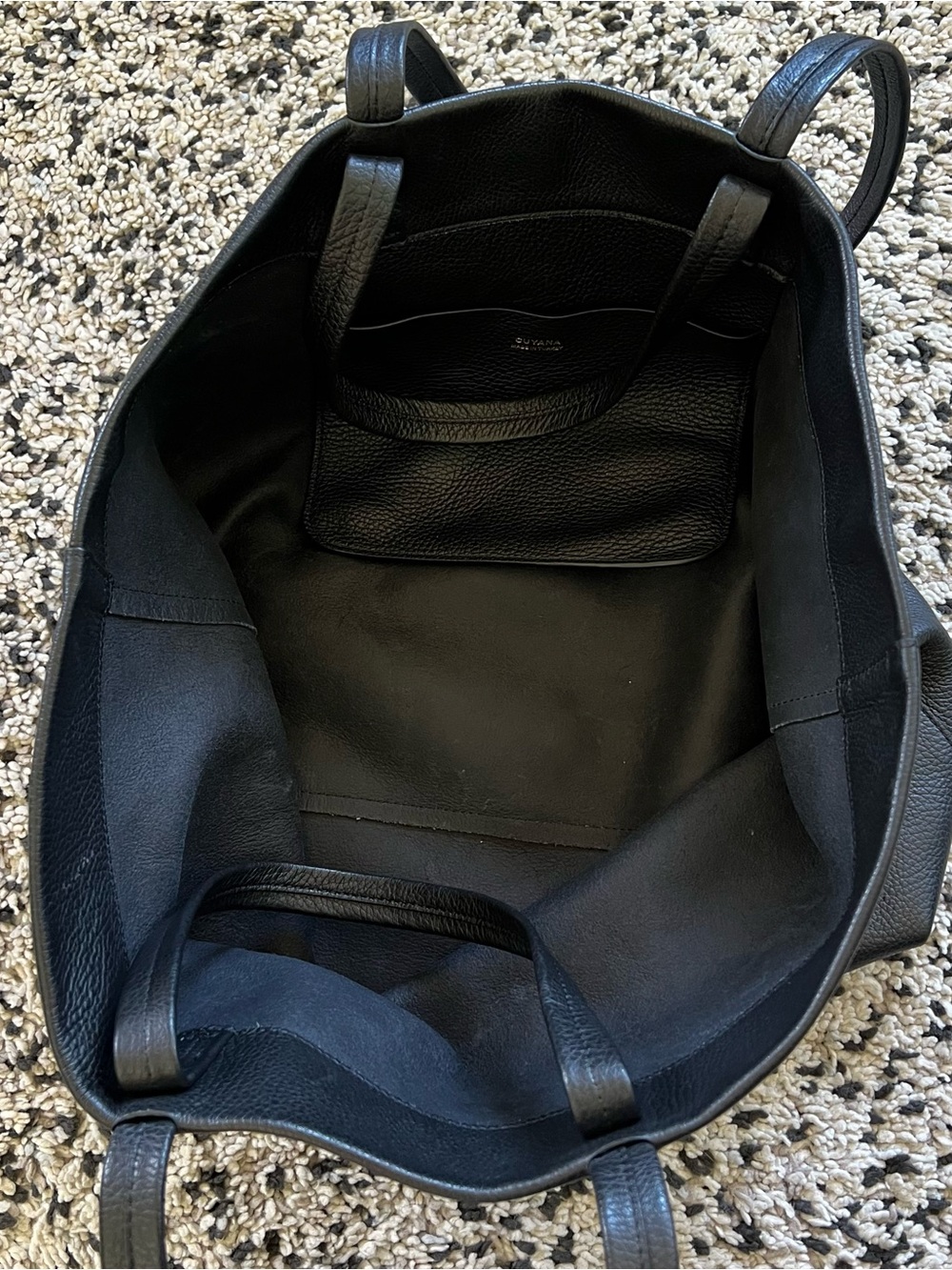 Cuyana Small Easy Tote Pebbled Leather Black - Picture 10 of 15